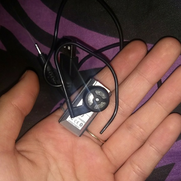 Bluetooth Head Piece - Picture 2 of 5